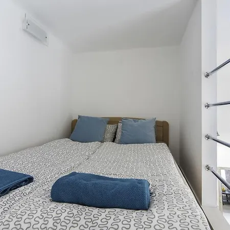 Stylish Apartment *